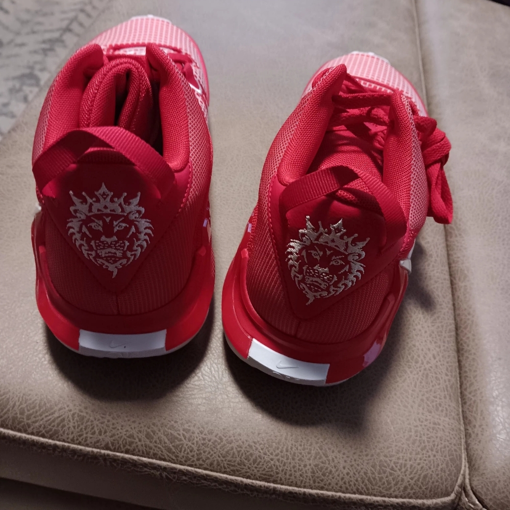 Mens Lebron witness vii university red size 10 m - Picture 4 of 13